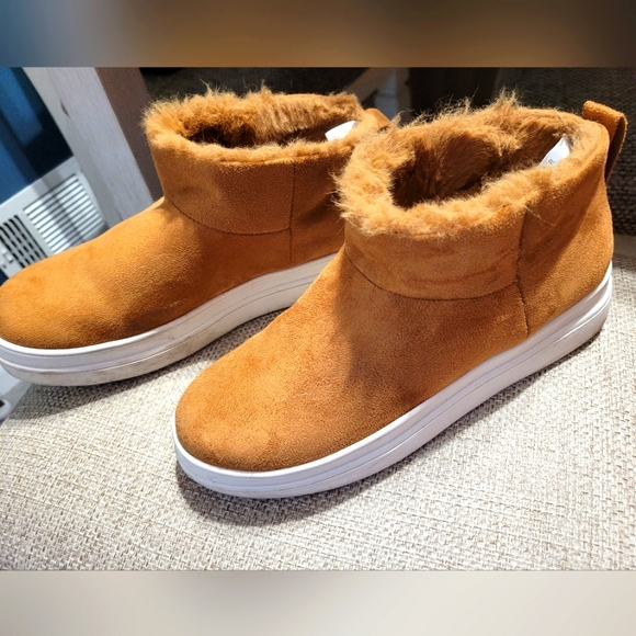 J Slides tan pull on boots - Picture 1 of 7